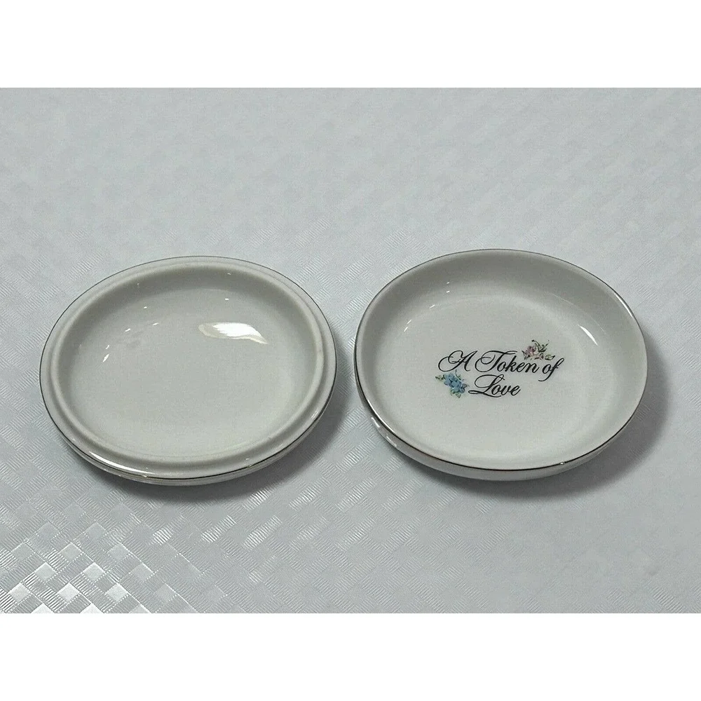 Sweet‎ Remembrance Ceramic Trinket Box Dish Avon Valentines Day 1982 Vintage